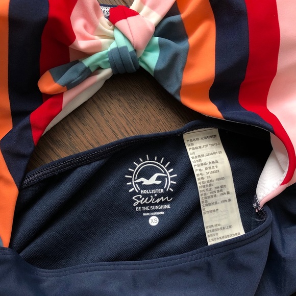 Hollister One Piece Cutout Tie Front Swimsuit - Picture 3 of 4